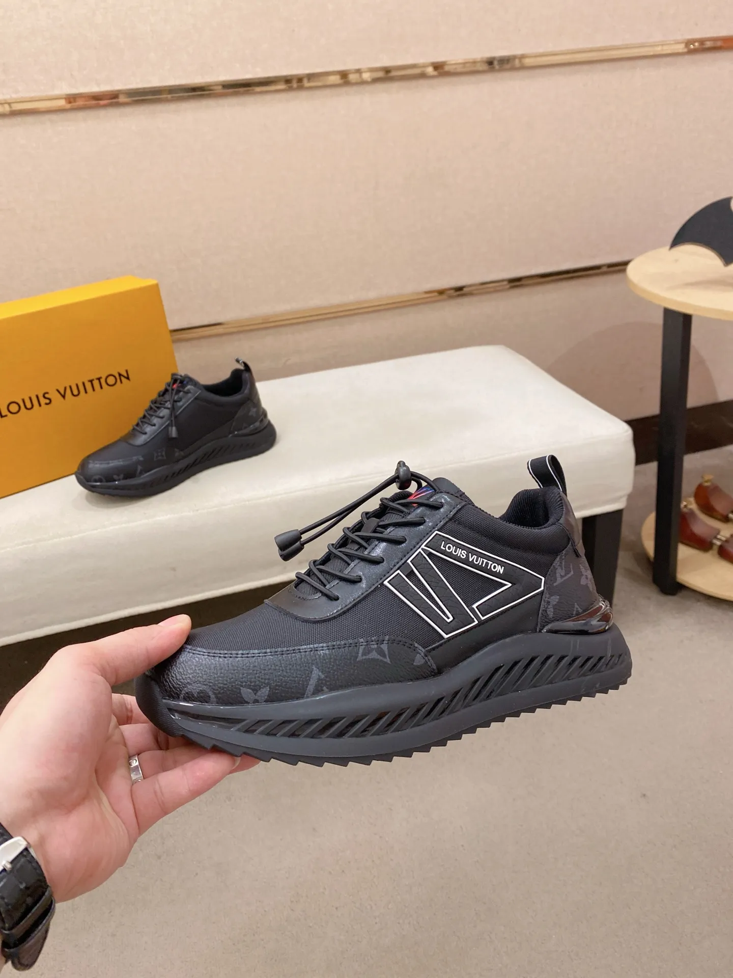 Factory price: 462💰🎉🎉LV~Louis Vuitton trendy men's shoes, new shipments, latest matching, the same style as the official website, super high quality, hot sales of the season [strong][strong][strong]Selected first-layer cowhide, comfortable cowhide lining, original last, comfortable on the feet, wear-resistant rubber outsole, size: 38-44.